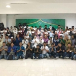  Jurnalis Pokja Grahadi saat bersama puluhan yatim.