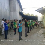 Sejumlah buruh saat melakukan kegiatan senam pagi memperingati may day. foto: ist