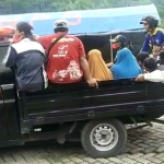 Simulasi evakuasi korban bencana tanah longsor di Desa Blimbing, Kecamatan Mojo, Kabupaten Kediri. Foto: Ist