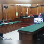 Sidang lanjutan kasus pencurian uang Rp76.732.900 di kantor ekspedisi Ninja Express Jalan Demak dengan terdakwa Putra Setya Bakti di PN Surabaya.