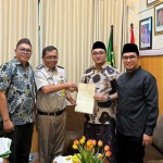 Penyerahan sertifikat tanah wakaf yang dilakukan Kantah Kota Pasuruan.