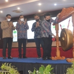 Wakil Gubernur Jawa Timur, Emil Elestianto Dardak saat membuka The 2nd South East Asia Biennial Conference on Population and Health Related to Stunting (SEAA) 2022.