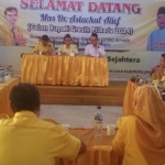 Asluchul Alif (kanan depan) dan Ahmad Nurhamim saat rapat koordinasi menghadapi Pilkada Gresik 2024. Foto: SYUHUD/ BANGSAONLINE