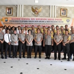 Rombongan Tim Srena Polri foto bersama jajaran Polresta Sidoarjo.