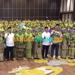 Bupati Gresik, Fandi Akhmad Yani, bersama wakilnya, Aminatun Habibah, dan Ketua DPRD Gresik, M. Abdul Qodir, saat menghadiri pelantikan PC Mulismat. Foto: SYUHUD/BANGSAONLINE