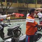 Salah satu adegan pembunuhan di Wongsorejo. (foto: ist)