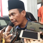 Bacabup Jalur Independen, Wahid Nanang saat mengunjungi Kantor KPU Tuban untuk konsultasi.