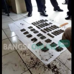 Ratusan amunisi saat diamankan di Mapolsek Kepanjen Kidul, Kota Blitar.