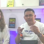 Ketum Barisan Ksatria Nusantara, Rofi’i Mukhlis atau yang akrab disapa Gus Ofi, saat bersama Helwa Bachmid.