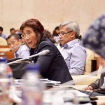 Susi Pudjiastuti saat dengar pendapat dengan DPR RI