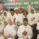 Suasana deklarasi Jaringan Kiai-Santri Nasional (JKSN) di Jeddah Arab Saudi Jumat (11/1/2019). Tampak Khofifah Indar Parawansa dan Dr KH Asep Saifuddin Chalim, MA bersama pengurus JKSN. foto: istimewa