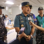 Pangkoarmada II saat memberikan keterangan persnya.