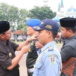 Bupati Tuban mengecek kesiapan personel Ops Lilin Semeru 2018.