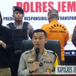 Kapolres Jember, AKBP Hery Purnomo, saat konferensi pers yang mengungkap hoax penculikan anak.