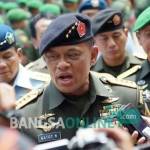 Panglima TNI Jenderal Gatot Nurmantyo saat ditemui awak media di Pondok Pesantren Tebuireng Jombang, Selasa (27/9). foto: RONY S/ BANGSAONLINE