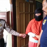 Tersangka pencurian diamankan polisi sektor Kanigoro, Blitar. 