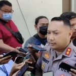 Kapolres Kediri Kota AKBP Teddy Chandra saat memberi keterangan kepada wartawan.