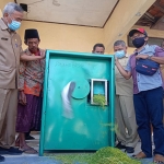 Dinas Ketahanan Pangan dan Pertanian (DKPP) Kabupaten Pamekasan menyerahkan bantuan berupa 20 paket mesin rajang kepada kelompok tani (poktan) di Kabupaten Pamekasan.