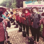 Persiapan menanam kunir hitam bersama Wali Kota Maidi, Wakil Wali Kota Inda Raya,  Sekda Kota Madiun, bersama para Ibu-Ibu PKK Kota Madiun.