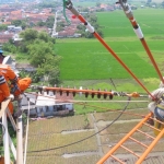 PLN UIT JBM terus menjaga keandalan sistem ketenagalistrikan tegangan tinggi.