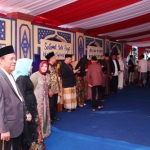 Bupati Lamongan Fadeli saat menggelar open house di Pendopo Lokatantra, Jumat (15/6).
