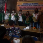 Suasana ketika pemberian hadiah dari Pemkab Tuban kepada atlet-atlet difabel yang berprestasi di ajang Peparprov Jatim 2021.