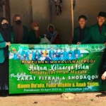 HKI UIM saat mendistribusikan zakat, shodaqoh kepada kaum duafa, dan menyantuni yatim.