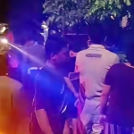 Petugas mendatangi lokasi kejadian usai kejadian berdarah di sebuah rumah kos di kawasan Jalan Ketintang PTT V-D, Surabaya.