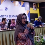 Erma, salah satu narasumber dari BPS saat memberi pemaparan (dok. Ist)