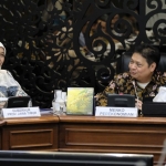 Gubernur Jatim Khofifah Indar Parawansa diterima Menko Perekonomian, Airlangga Hartarto di kantor Menko Perekonomian di Jakarta. 