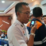 Kepala Stasiun Kediri, Sifion Aris Wibowo, dan jajaran ketika mengikuti tes kesehatan. Foto: Ist