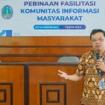 Kadis Kominfotik Kota Pasuruan di sebuah acara KIM penyebaran informasi. 

