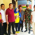 dr. Langit Kresna (tiga dari kiri) dalam PSN di Puskesmas Gayaman Kabupaten Mojokerto. 