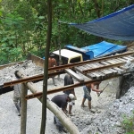 Aktivitas pertambangan mineral logam yang belum dilengkapi smelter. Foto: istimewa