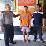 Pelaku diamankan di Mapolsek Taman.
