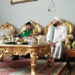 Kapolda Jawa Timur Irjen Pol Dr. Mohammad Fadil Imran didampingi Dirintelkam Polda Jatim Kombes Pol Slamet Hariyadi ditemui Pengasuh Ponpes Al-Hamidy Banyuanyar Timur, KH. Muhammad Rofi