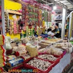 Harga bawang putih, rawit hijau, dan telur di Aceh hari ini naik. Foto: Sulthon/Bangsaonline.