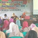 Wakil Ketua DPRD Gresik Hj. Nur Saidah saat reses di Kecamatan Duduksampeyan. foto: SYUHUD/ BANGSAONLINE