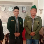 Sekjen DPP Barikade Gus Dur, Pasang Haro Raja Ngguguk, didampingi Ketua DPC Barikade Gus Dur Malang Raya, Dersi Hariono.