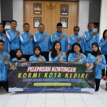 Gus Qowim bersama kontingen Kota Kediri yang akan berangkat ke Fornas ke VIII di NTB.