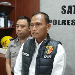 Kasatreskrim Polres Bangkalan, AKP Hafid Dian Maulidi, saat memberi keterangan ke awak media.