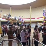 Wali Kota Batu, Hj. Dewanti Rumpoko bersama Anggota Forkopimda saat meninjau kesiapan reopening JTP 3. (foto: ist).