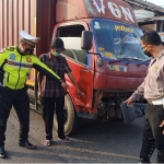 Polisi ketika melakukan olah TKP.