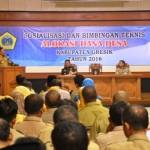 Para Kades ketika mendapatkan pengarahan soal penggunaan dana bantuan dari APBD. foto: syuhud/ BANGSAONLINE
