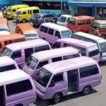Suasana terminal Kota Batu. Banyak angkutan kota yang tidak beroperasi.