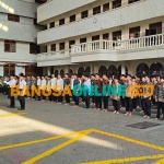 Upacara Hari Santri Nasional 2024 yang berlangsung di Ponpes Wali Barokah Kediri. Foto: MUJI HARJITA/BANGSAONLINE