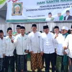 Ketua Umum PBNU KH Yahya Cholil Staquf (Gus Yahya) dan KH Hasib Wahab, usai apel Hari Santri