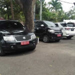 Mobil operasional DPRD Kota Blitar yang ditarik. foto: AKINA/ BANGSAONLINE