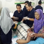 Suasana khitanan massal yang digelar PT. Petrokimia Gresik. foto: SYUHUD/ BANGSAONLINE