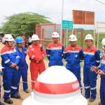 Asset 4 General Manager PT Pertamina EP, Agus Amperianto (kanan berkacamata) saat melakukan kunjungan lapangan atau Management Walktrough (MWT) di lapangan Tapen, Senin (6/1).